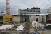 Éléments de paroi intérieure dressés avec les évidements préparés pour les nombreuses installations
