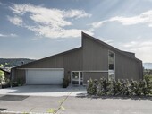 Le garage situé directement au-dessus de la chambre à coucher posait des exigences élevées en matière d'insonorisation.