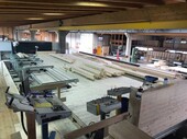 The new working platform offers a lot of space to the woodworkers