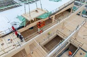 La vaste gamme de pièces en bois est montée
