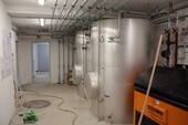 Gebäudetechnik und Gebäudehülle sind aufeinander abgestimmt.