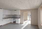 Innenansicht Küche und Wohnraum