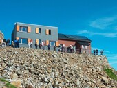 Die Hütte mit Erweiterungsbau